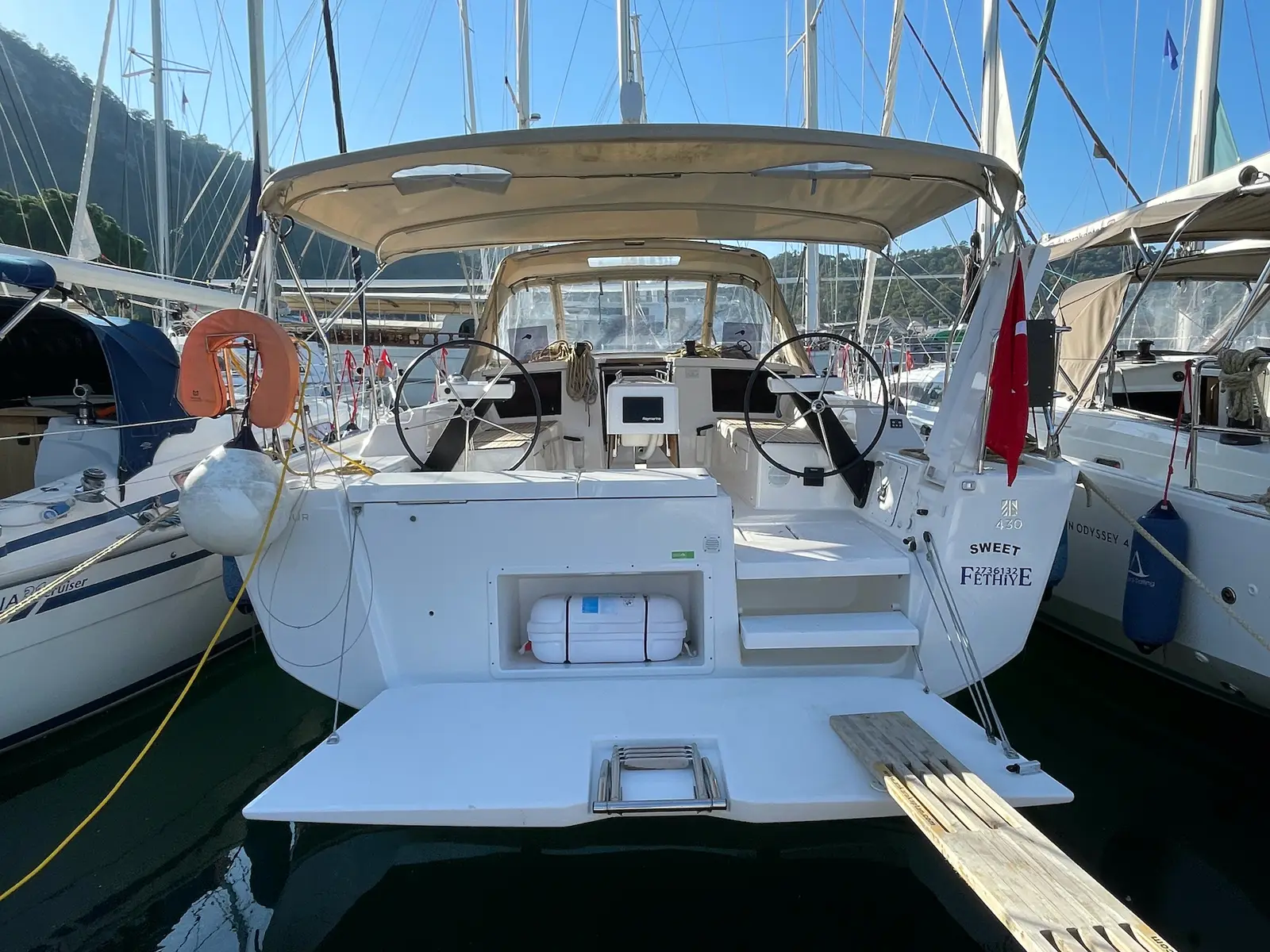 Sweet, Dufour 430