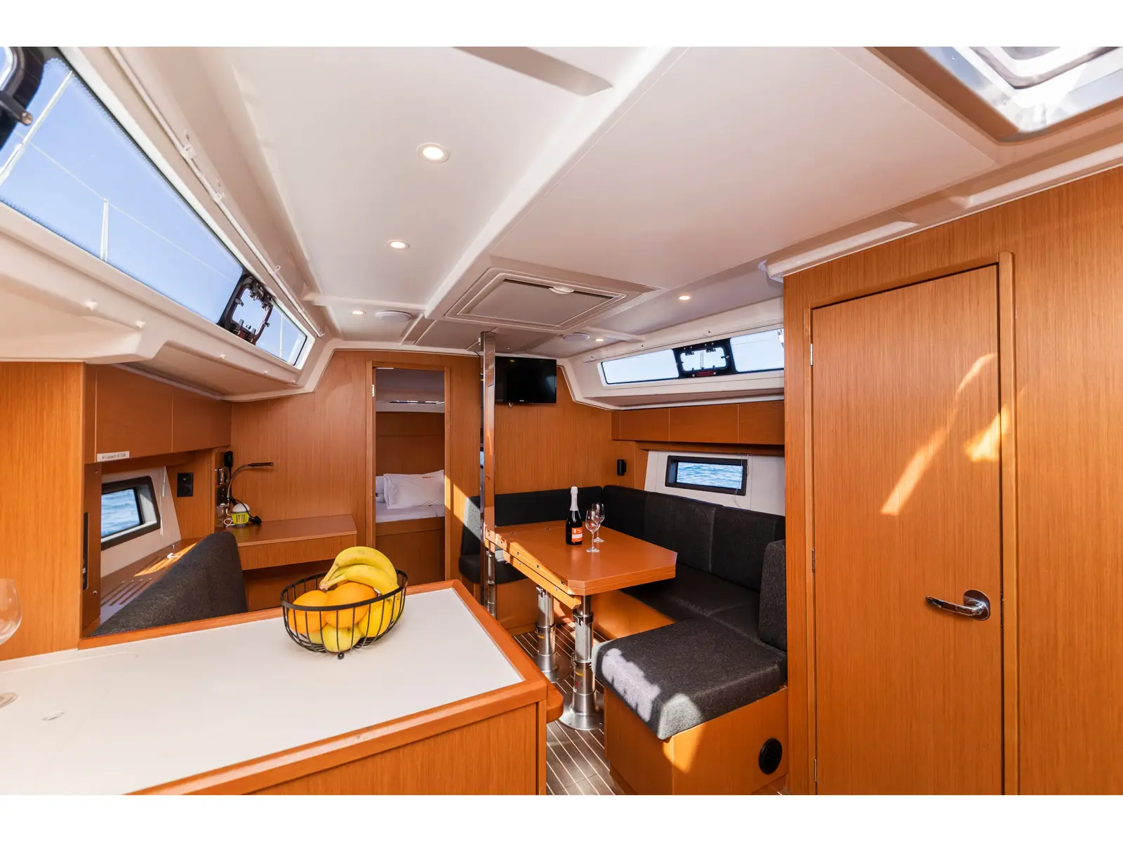 MARTINI, Interior image