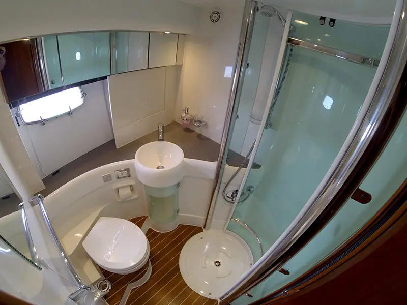KATRIN, Bathrooom