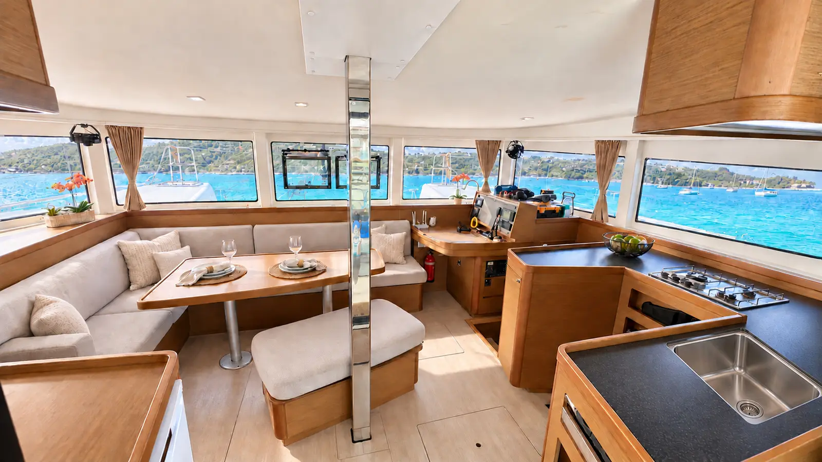 Comfort, Interior image
