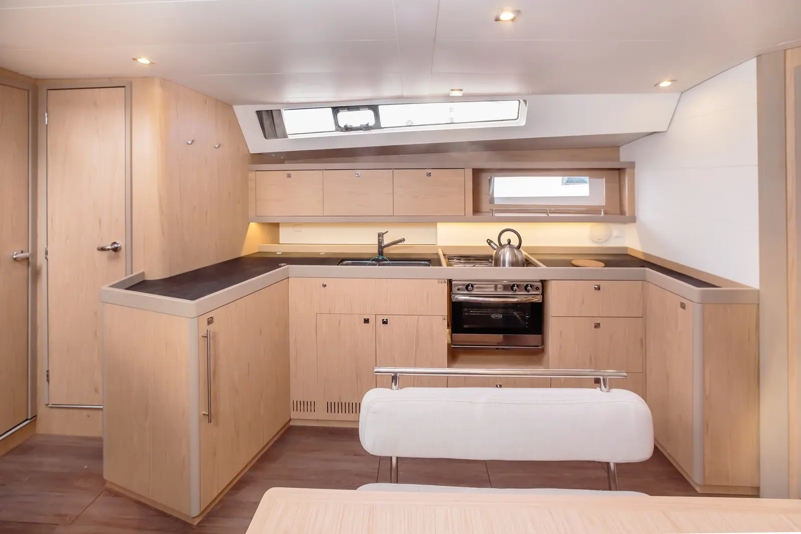 Mizzica, Interior image