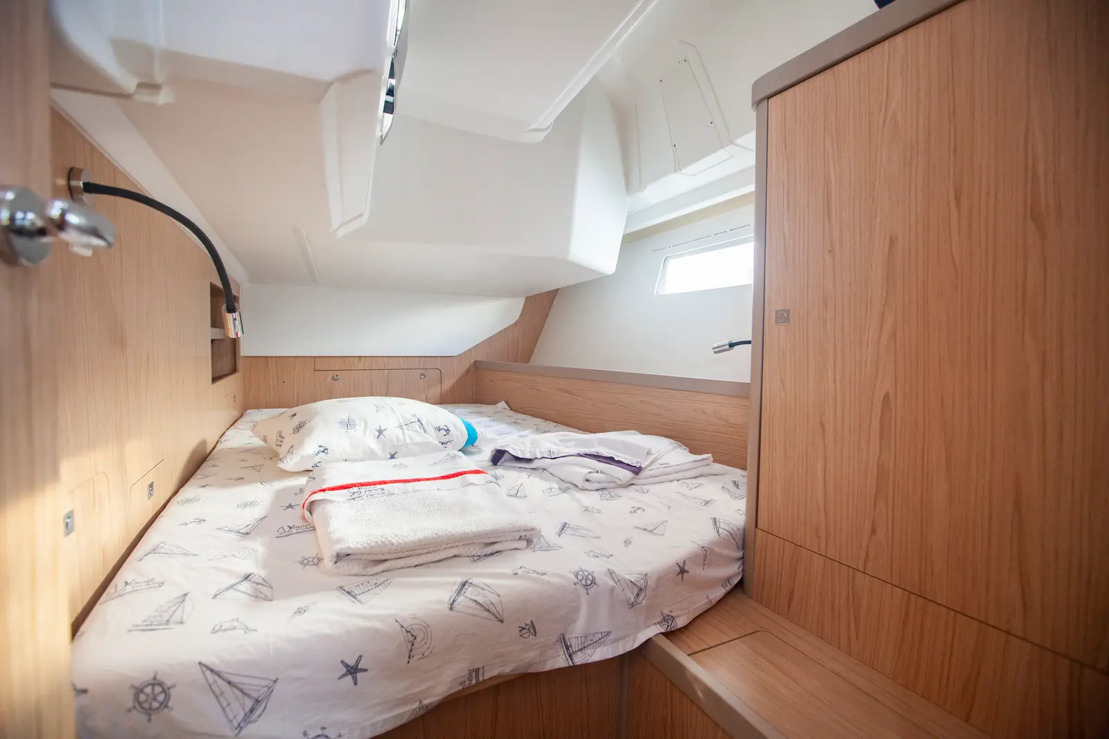 Hande, Aft Cabin (port side)