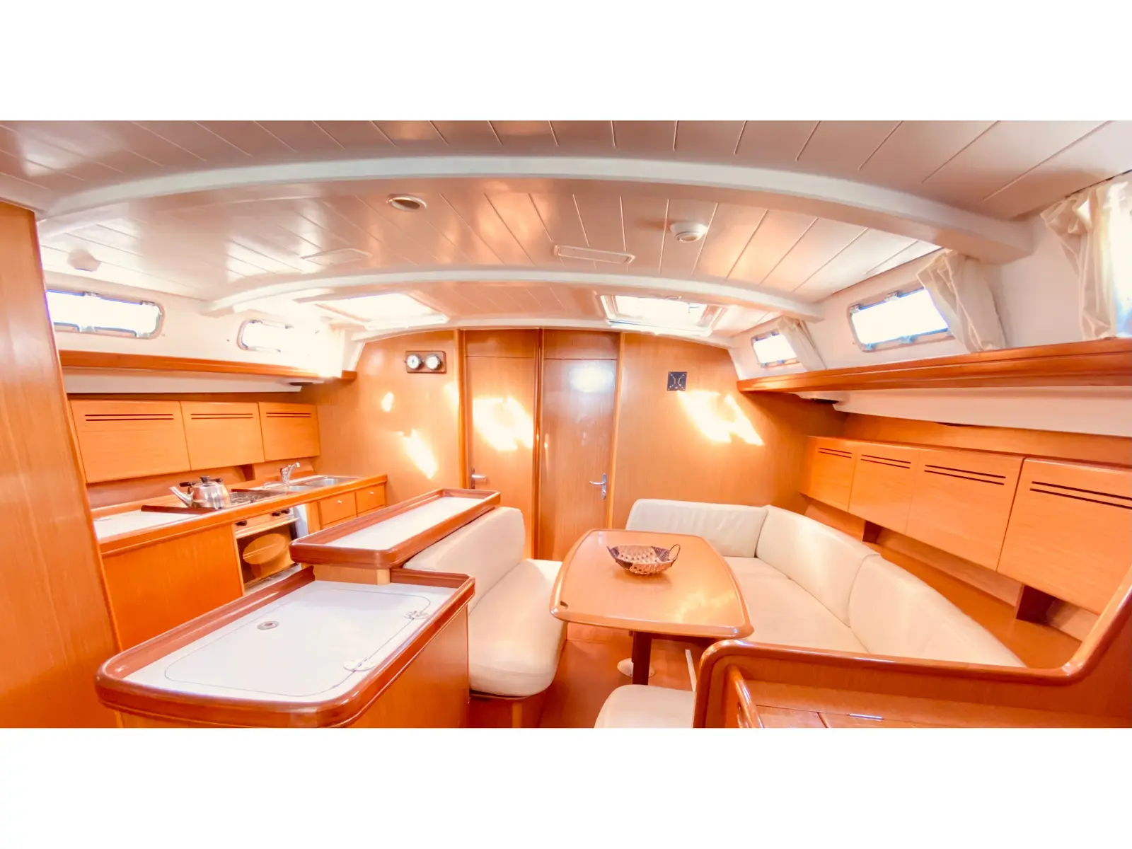 Christina (Pax 12) , Interior image