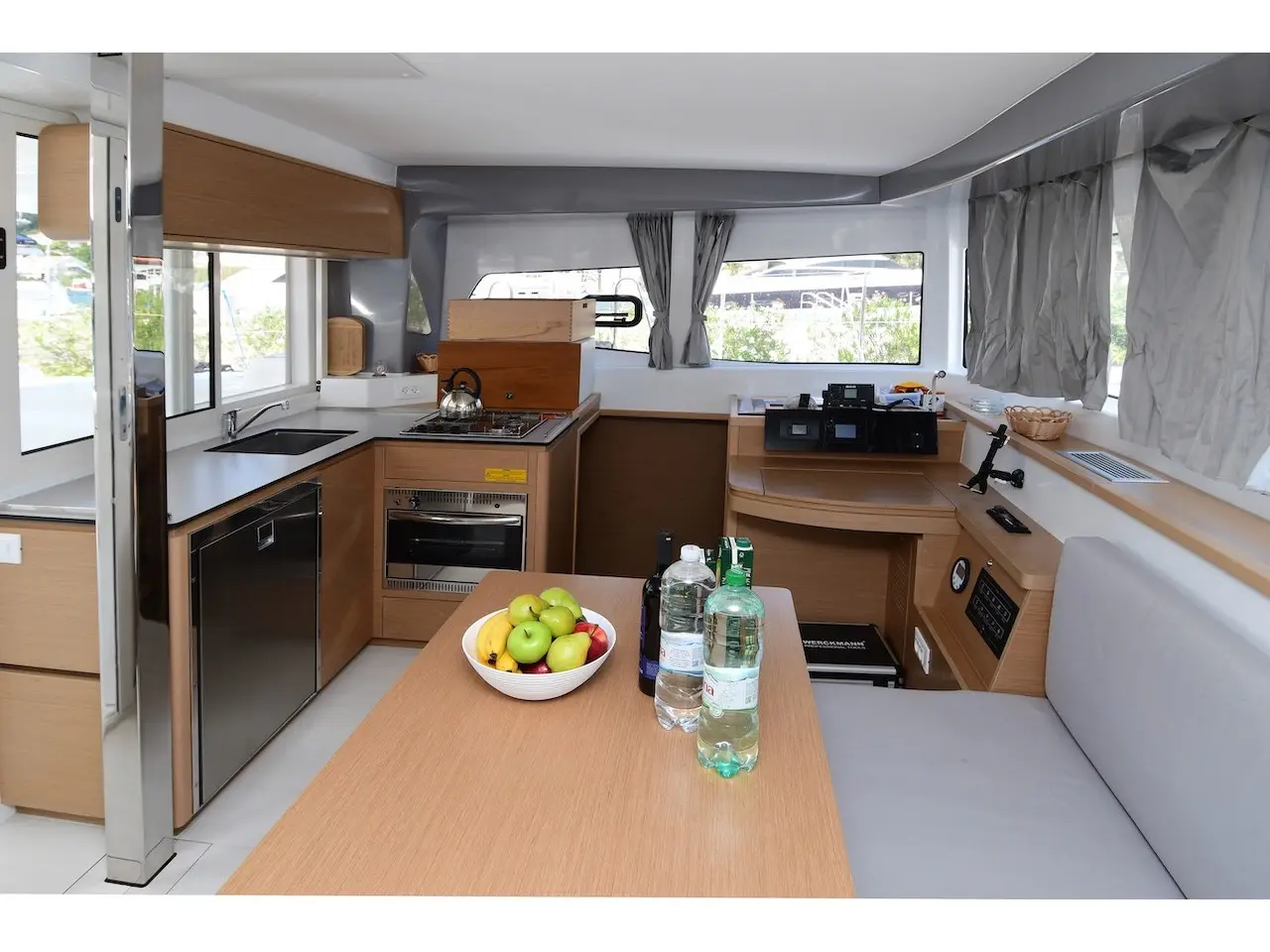 Silver Kiss, Interior image