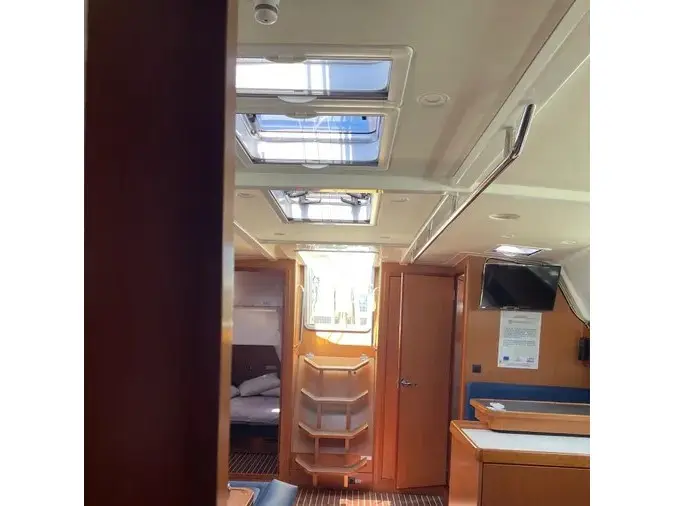 Prince Nikolaos, Interior image