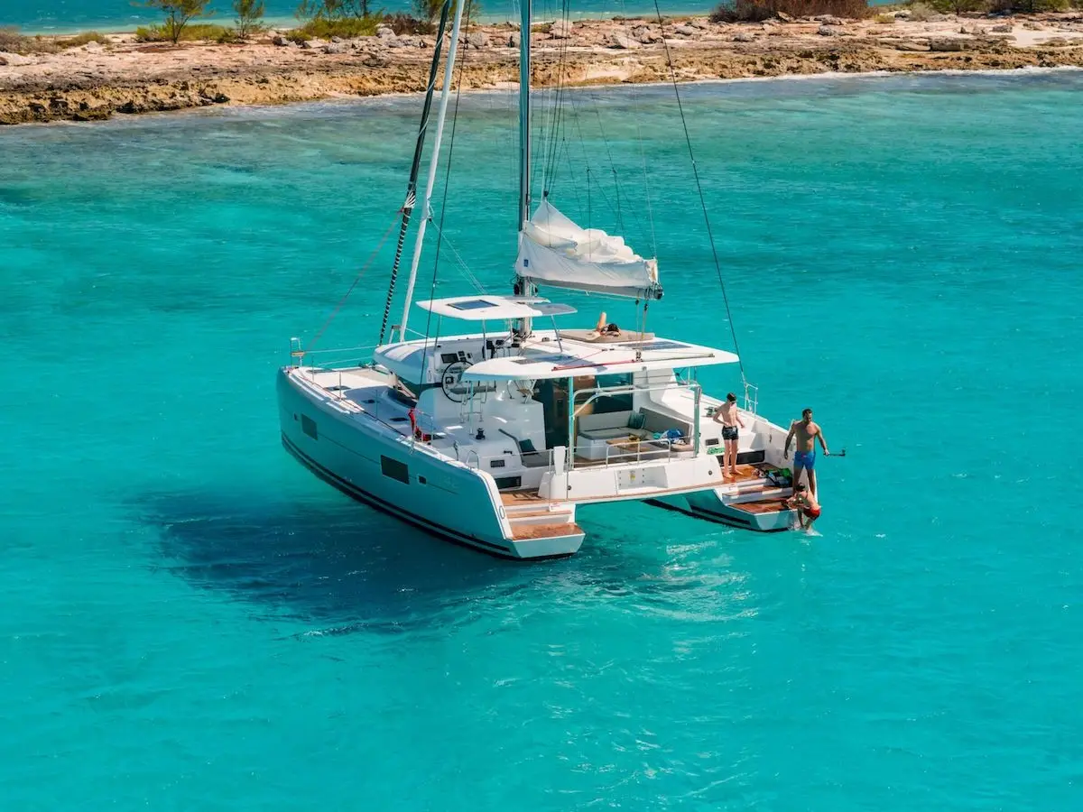 Lucrezia, Lagoon 42