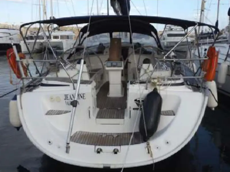 JEANNINE, Main image
