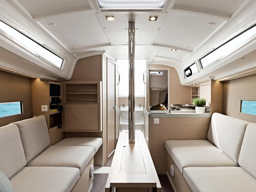 No name, Interior image
