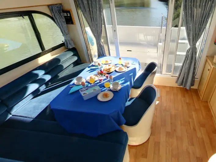 Caprice - Comfort 18, Interior image