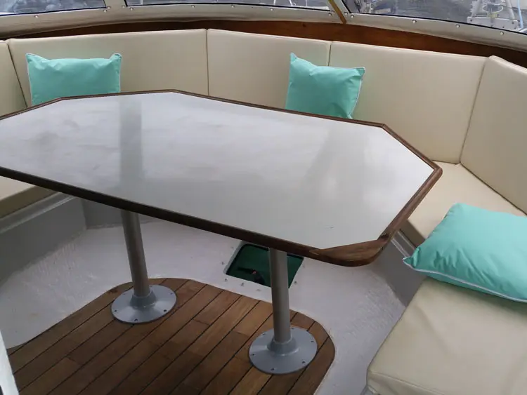 Smiley, Interior image