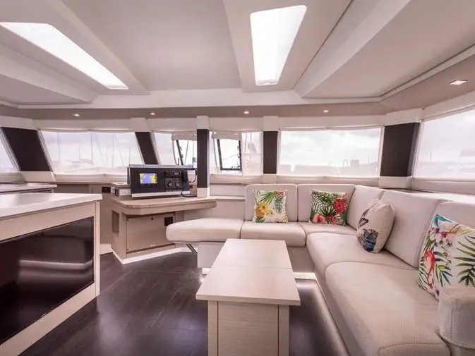 Phoenix, Interior image
