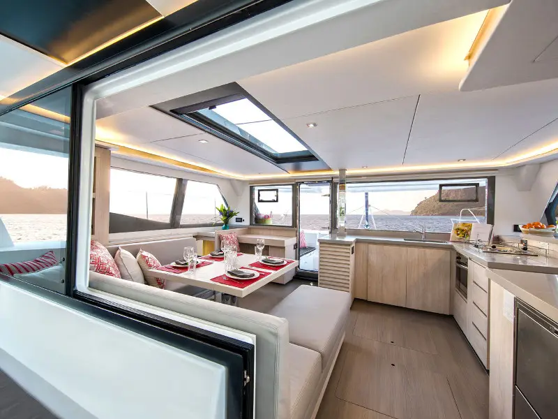Moorings 4500L/10 Club, Interior image