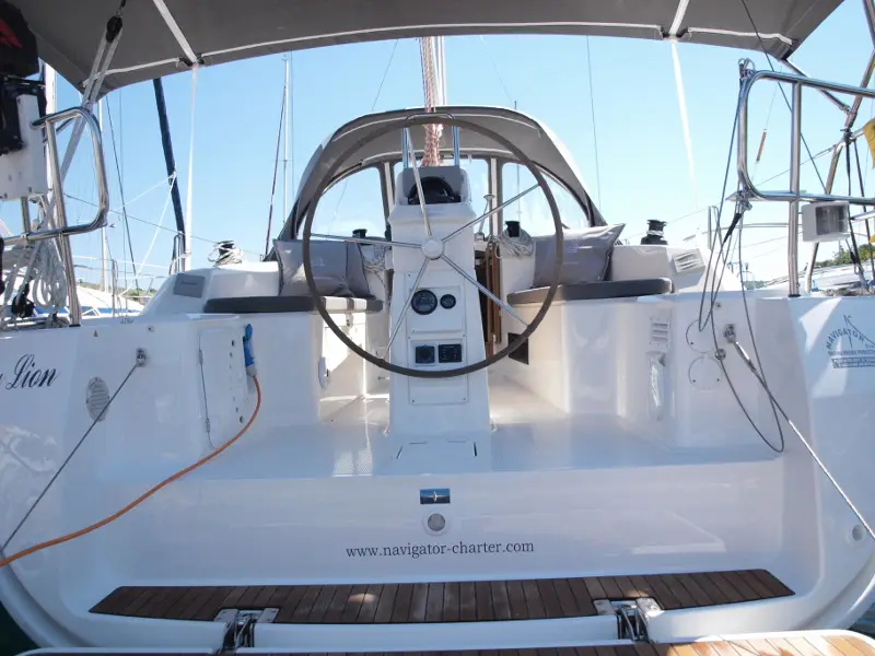 Sea Lion, exterior