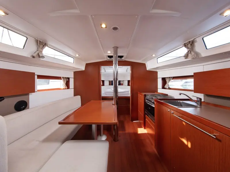 ANIMA MARIS 2, Interior image