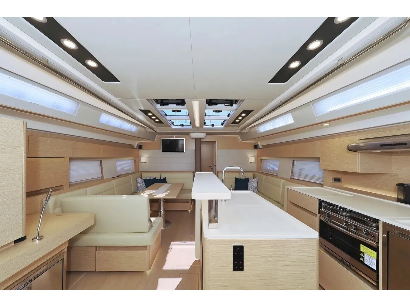 Nausicaa II, Interior image