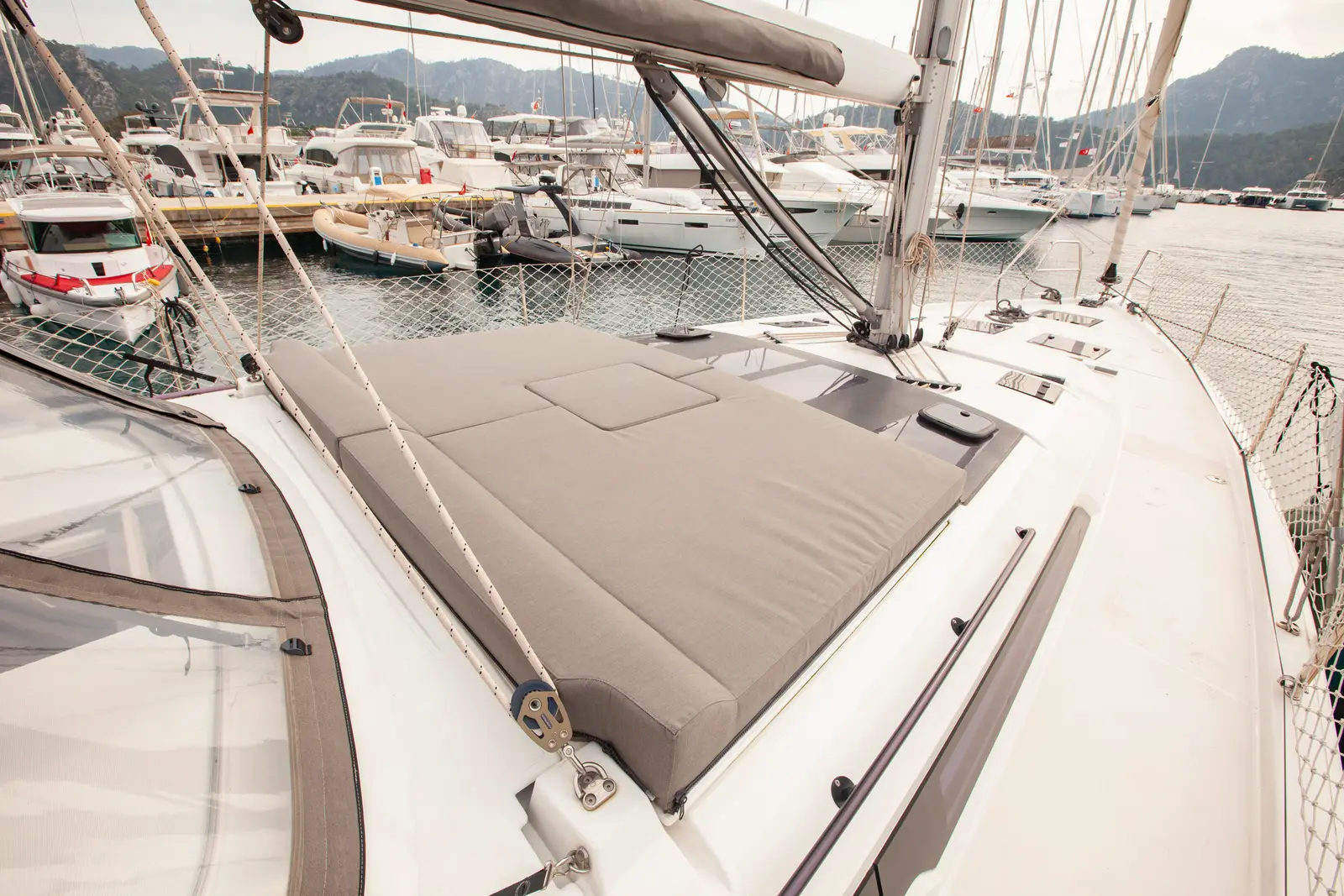 Sarpico, Deck