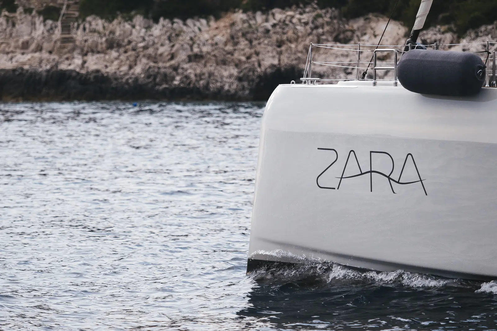 ZARA, photograph 36