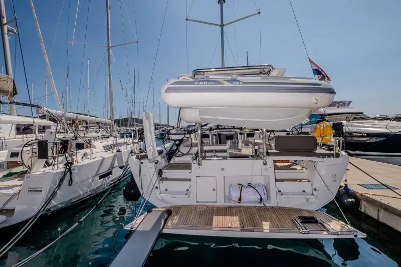 Nada, Dufour 48