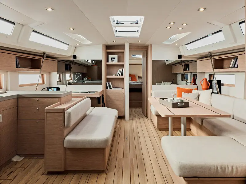 ANNEZIA STAR, Interior image