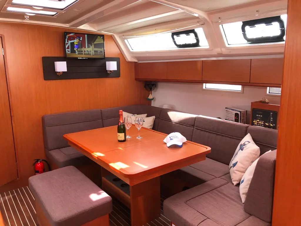 Michael Bavaria 46 Cruiser, photograph 23