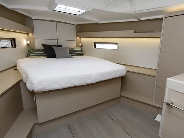 Comfort, Interior image