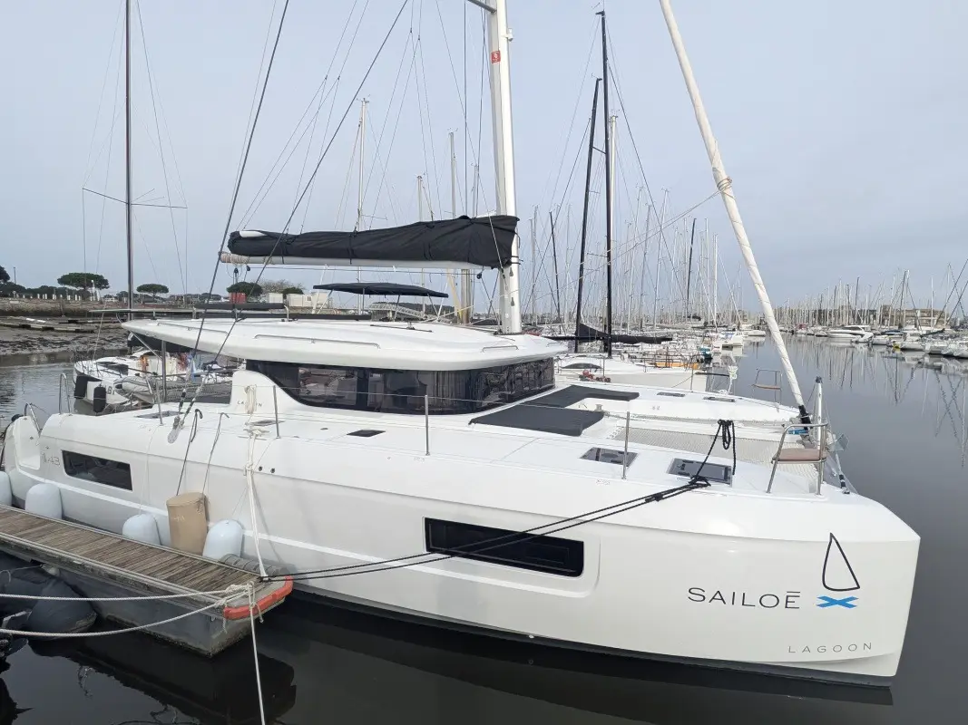 TY-Casa, Lagoon 43