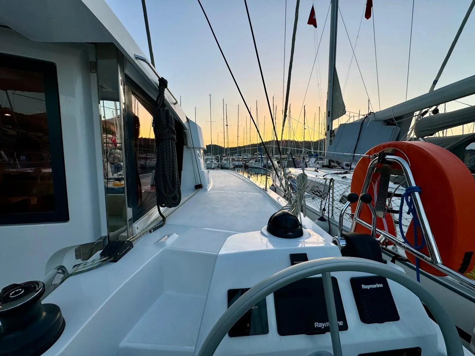 Sail Dorado, photograph 6