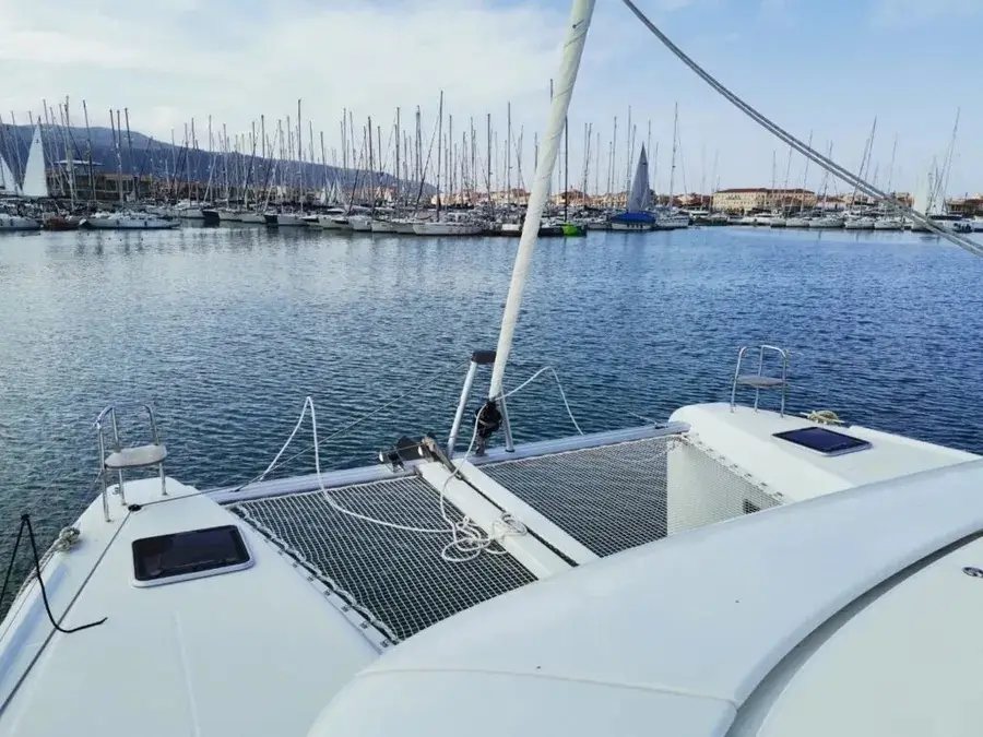 Emma, bow view