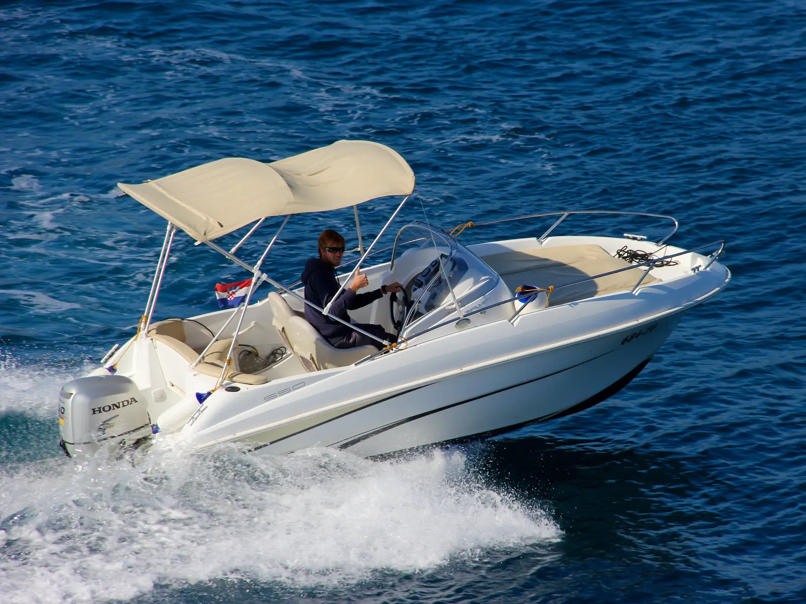 Beneteau Flyer 550 SUNdeck, Main image