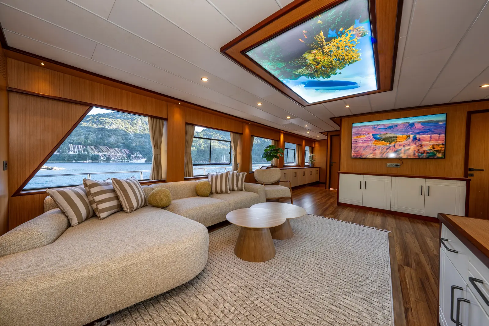 Lila Trawler, photograph 20