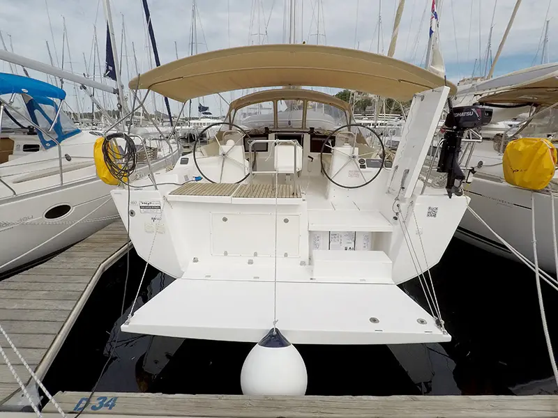 Get Lucky, Dufour 460