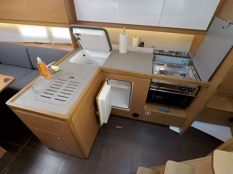 Barone, Dufour 390