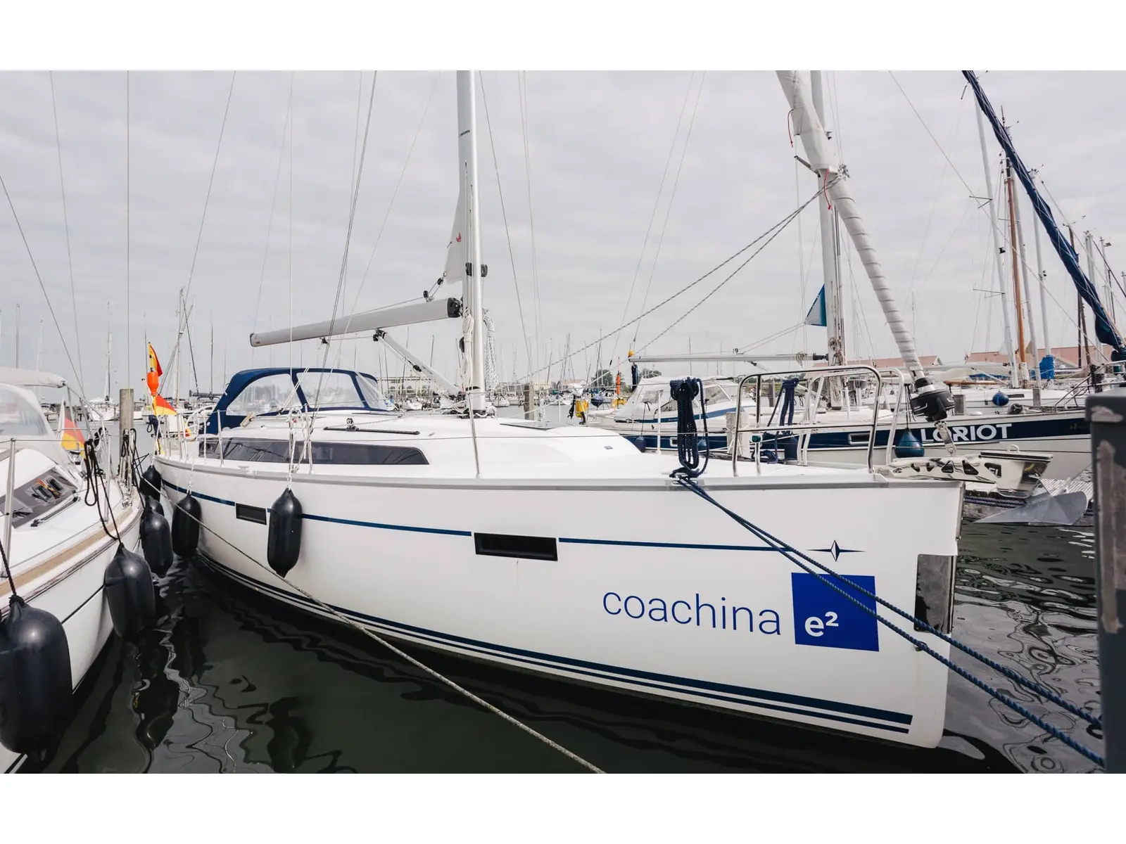 Coachina, Main image
