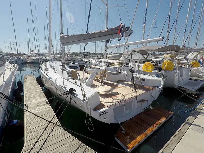 Sportski Vuk 44, Grand Soleil 44