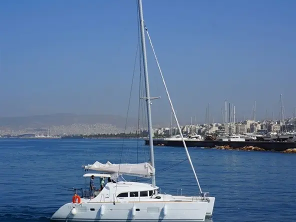 Dido, Lagoon 380 S2