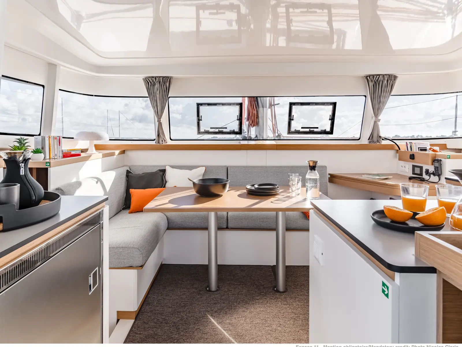 Olly Dream, Interior image