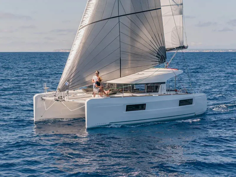 Tom Cat, Lagoon 40