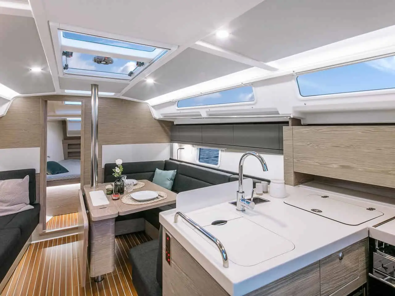 Atlas, Interior image