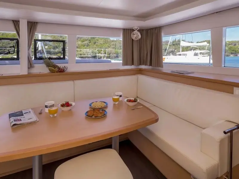 Endurance, Interior image