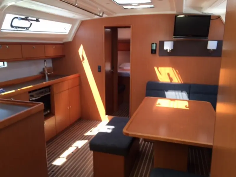 PROSECCO, Interior image