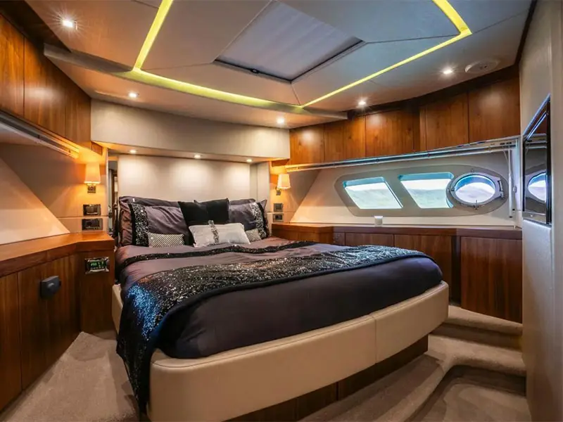 Goldeneye, Sunseeker Manhattan 73