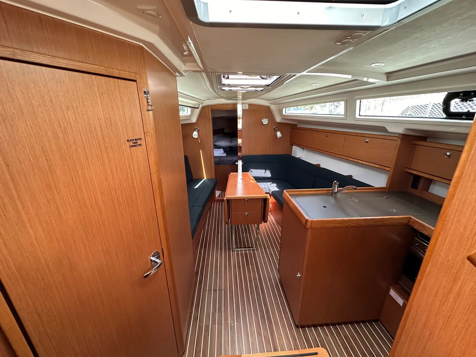 S/Y Celestia, Interior image