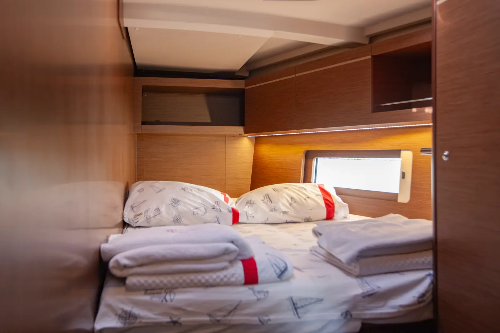 BreezY, Front Cabin (starboard side)