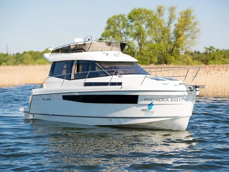 Platinum 989 Flybridge (Premiera), photograph 2