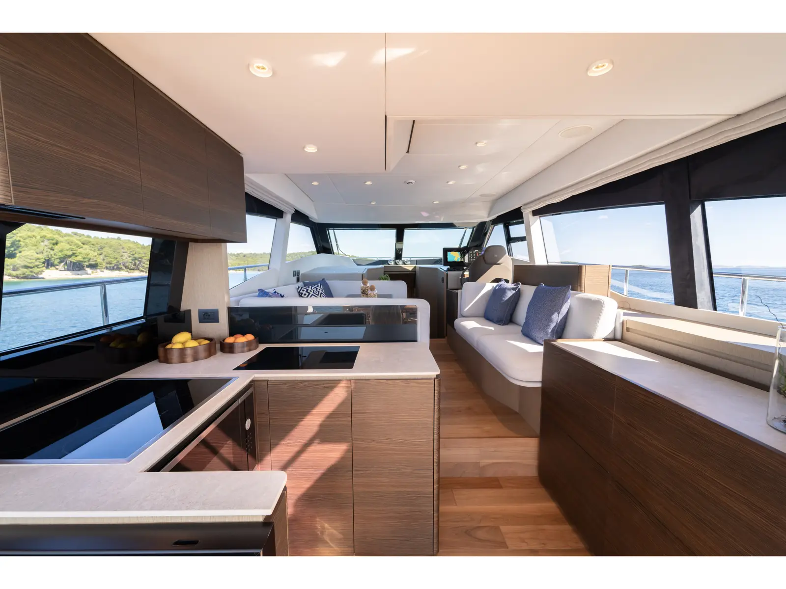 Premium, Interior image