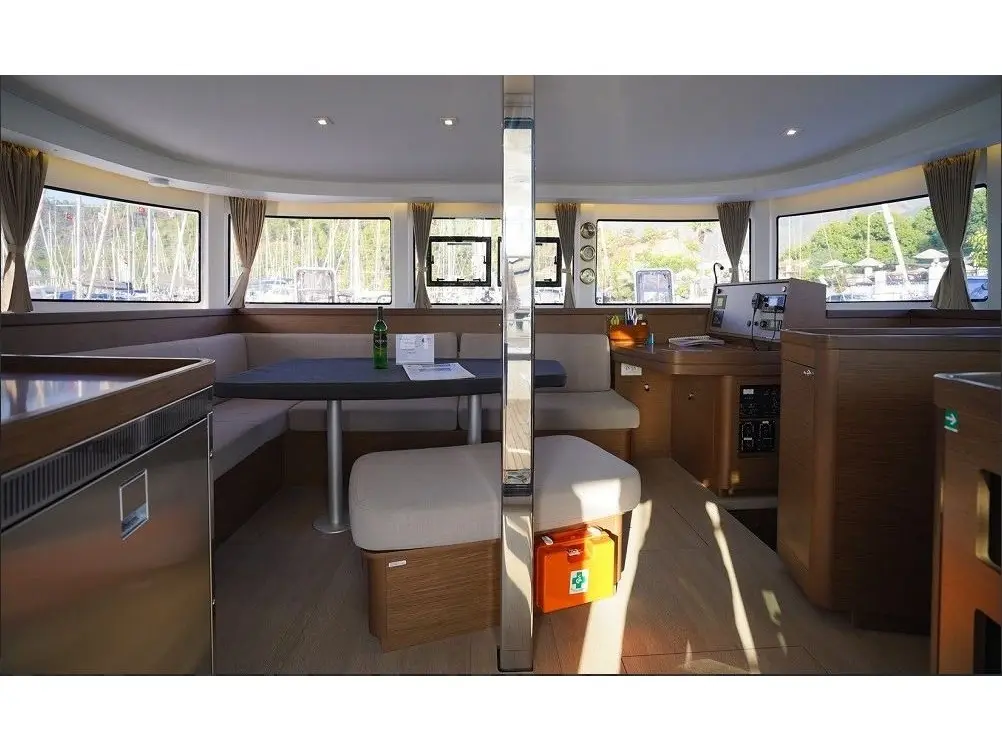 Chill Out, Interior image