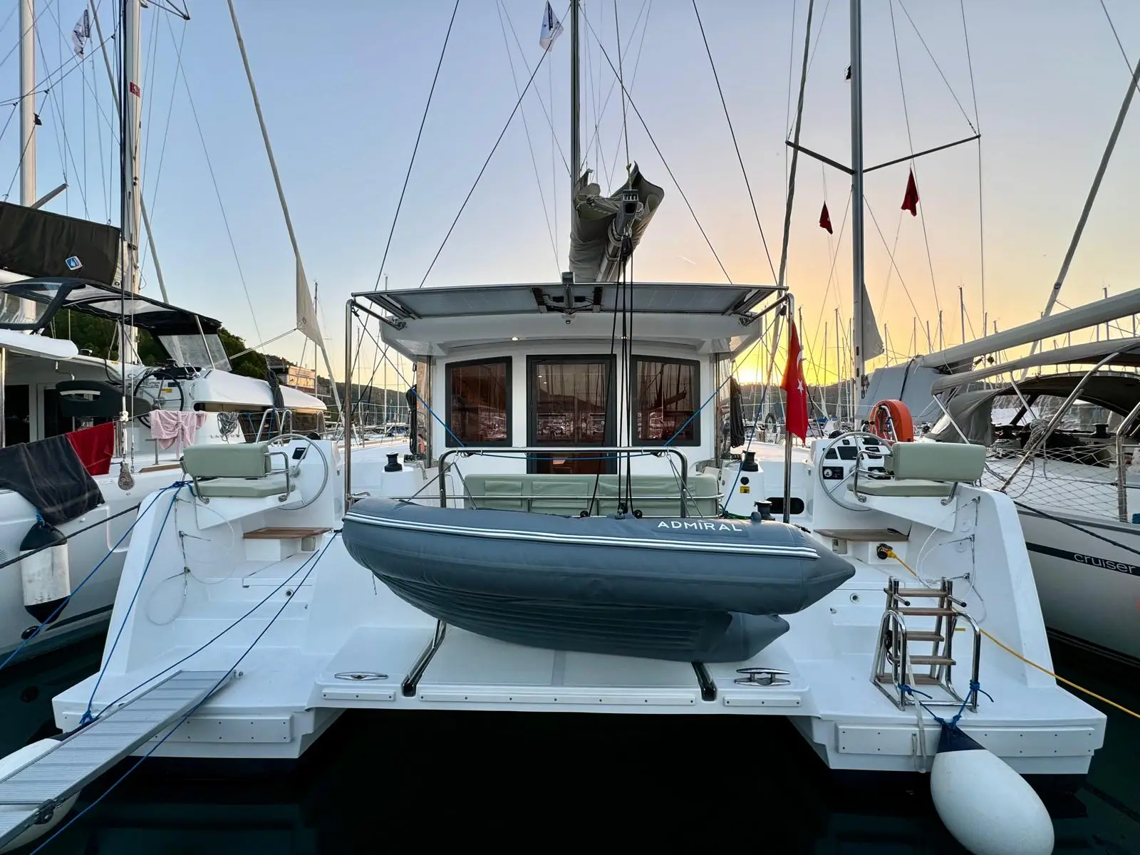 Sail Dorado, photograph 9
