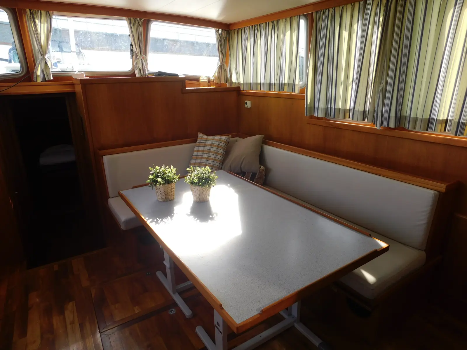 IJsvogel, Interior image