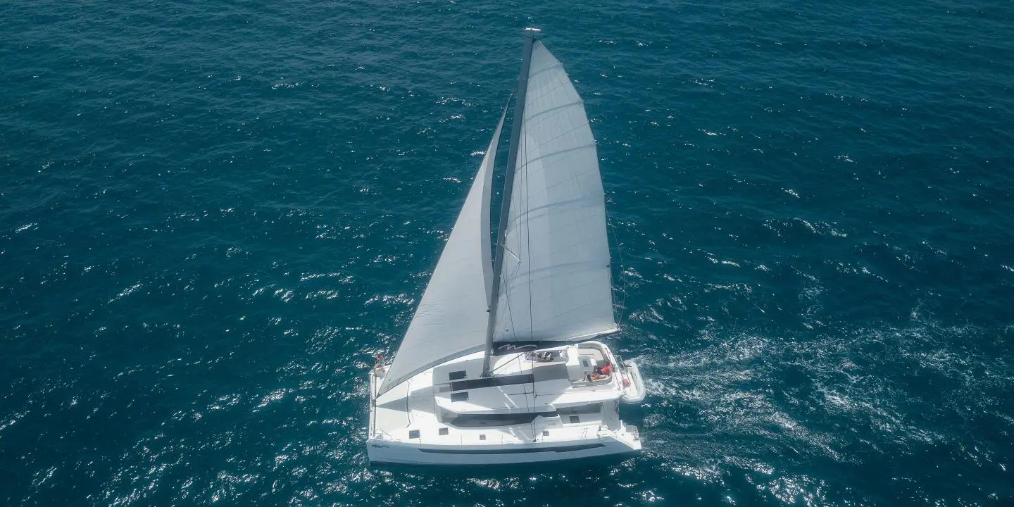 Moorings 5000-5 Club, photograph 7