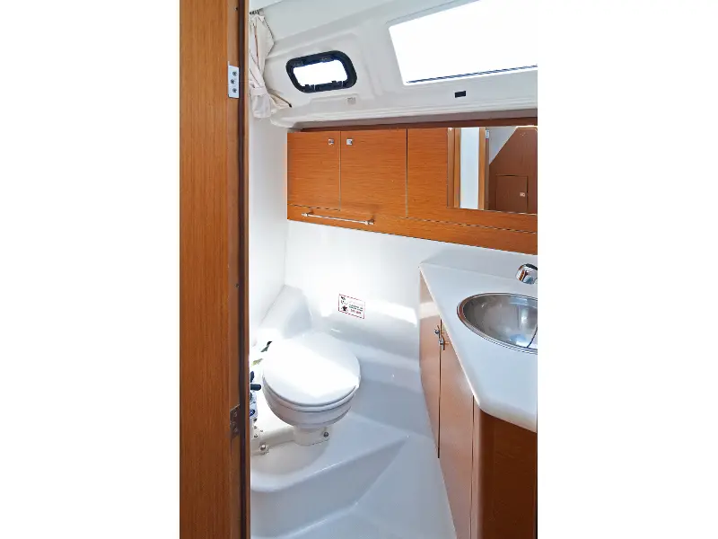 Aqua Kiss , interior